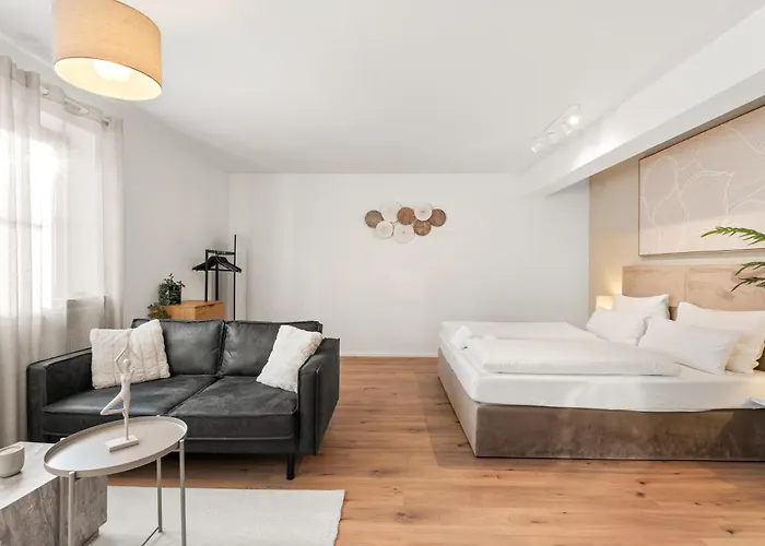 아파트 Yuva Homes In 우테르마이틴겐