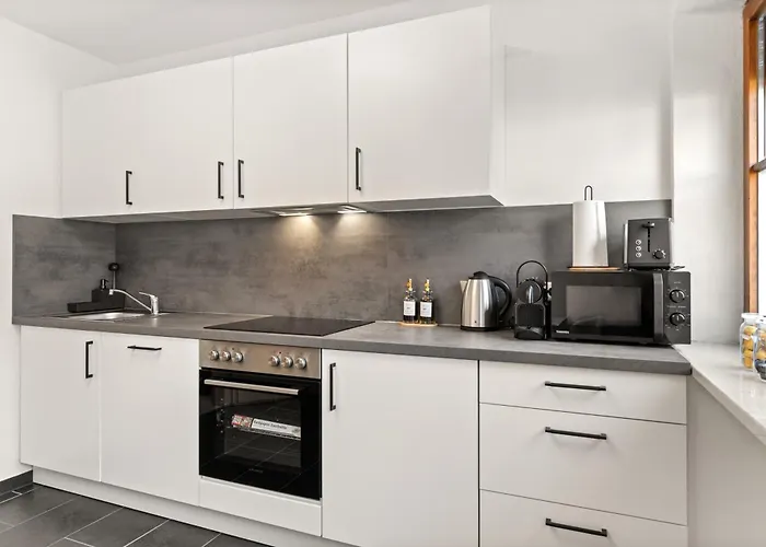 아파트 Yuva Homes In 우테르마이틴겐
